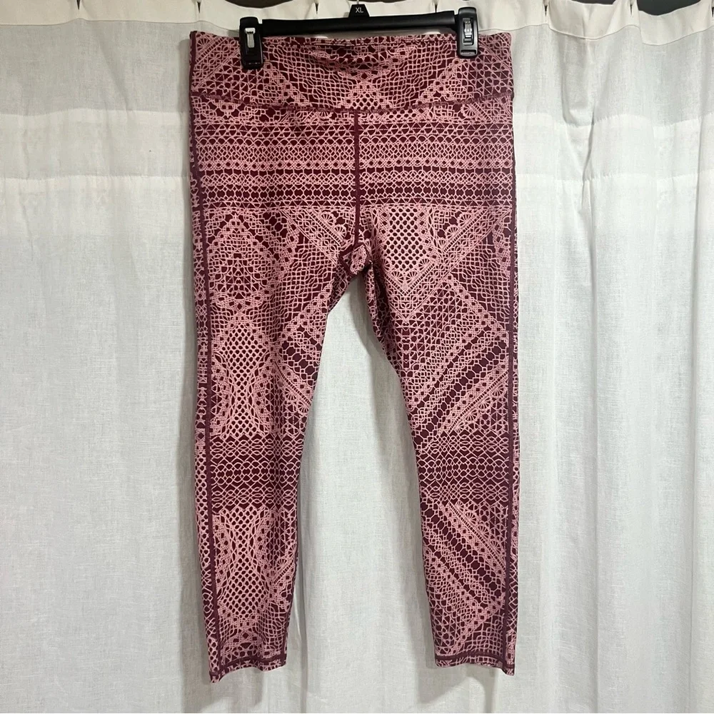 Fabletics Salar Printed Powerform Capri - Picture 2 of 7